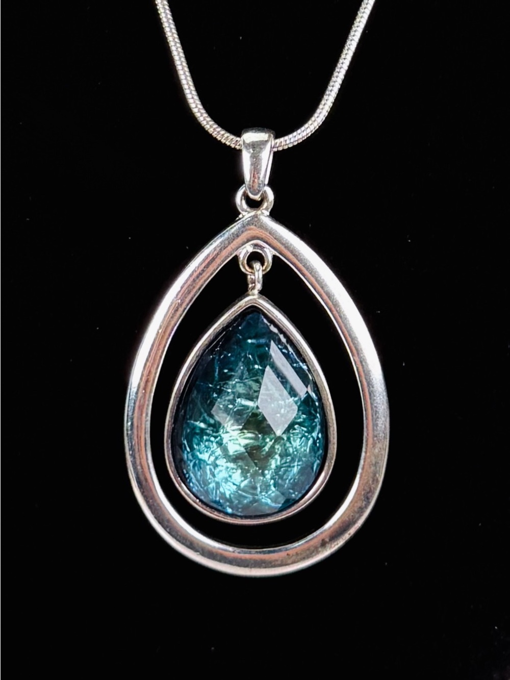 Vintage Silvertone Aqua Teardrop Floating Pendant Snake Chain Necklace